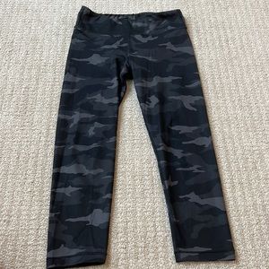 💕ATHLETA GIRL CAMO LEGGINGS